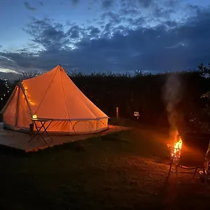 Luxury tent Roe Deer Meadow At Carr House Farm, Scarborough